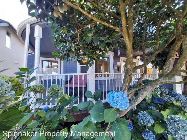 Building Photo - 2 br, 2 bath House - 1012 North 9th St
