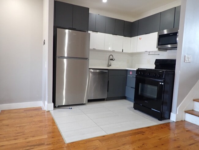 Building Photo - 203 Crystal St