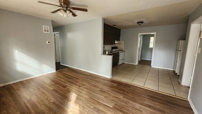 Building Photo - 4/2 Tampa Home !