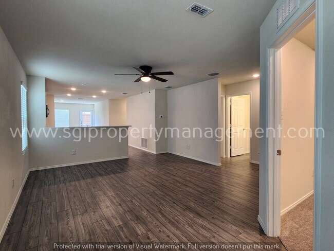 Building Photo - 1427 Ganado Dr