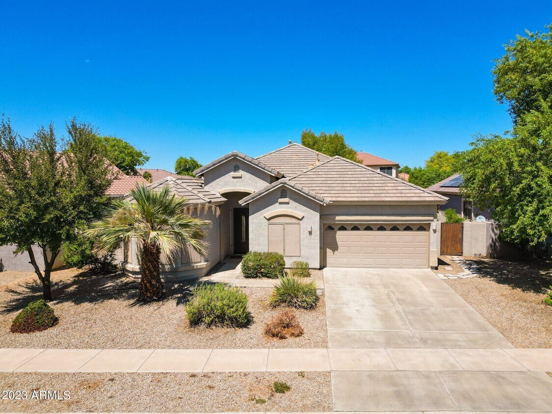 8792 W Frier Dr, Glendale, AZ 85305 House Rental in Glendale, AZ