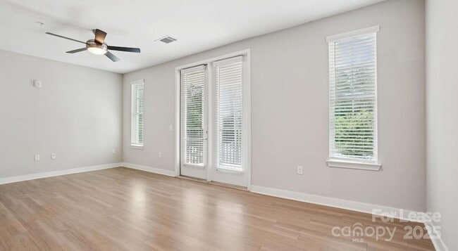 Foto del edificio - 4010 Waiting St