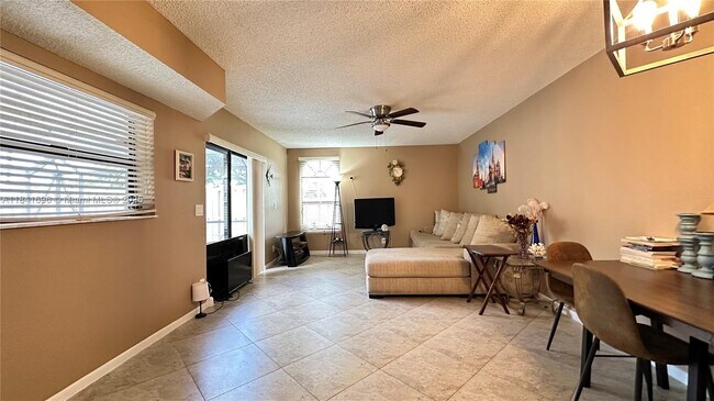 Building Photo - 4260 Village Dr