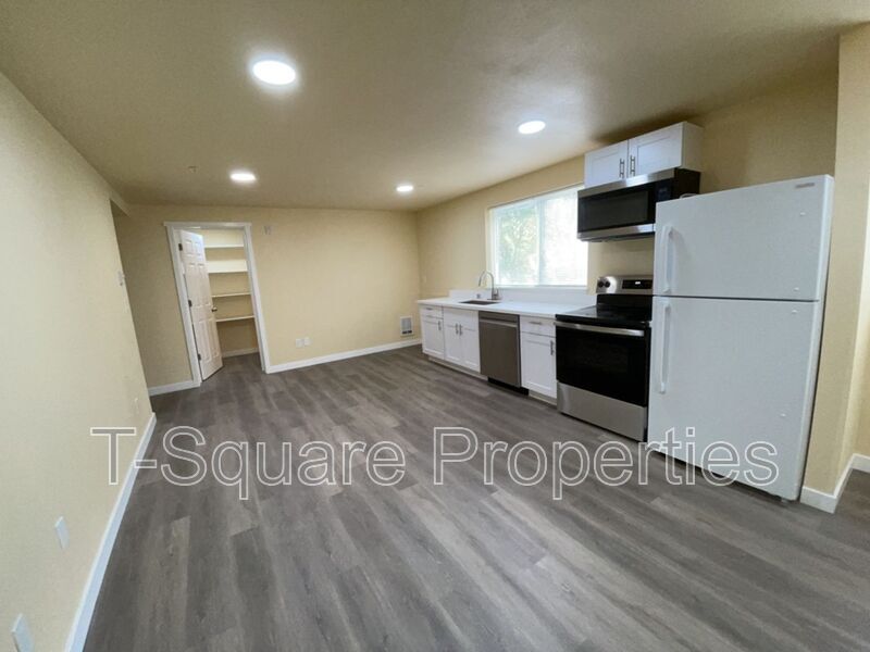 Foto principal - 7041 S 116th Pl
