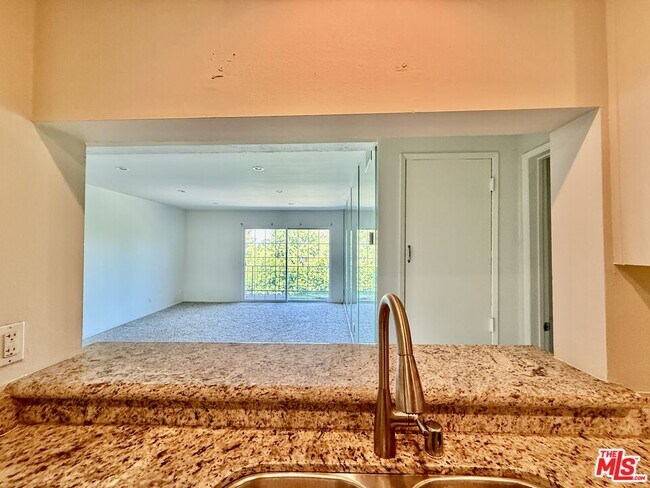Building Photo - 5460 White Oak Ave