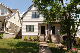 Building Photo - 622 Annex Ave