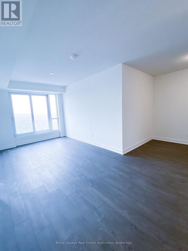 Photo du bâtiment - 7 Mabelle Ave