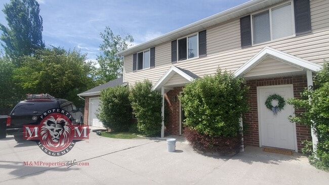 Photo - 2 Bd 1.5 Bath Duplex in Millcreek House