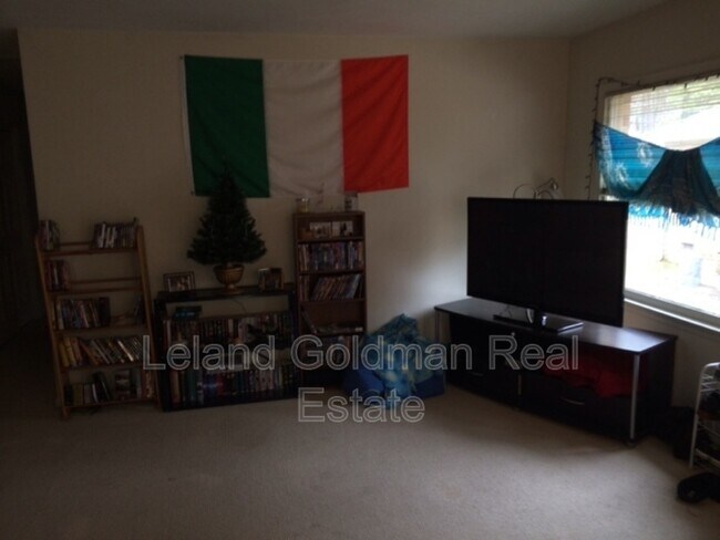 Building Photo - 4304 Southern Blvd