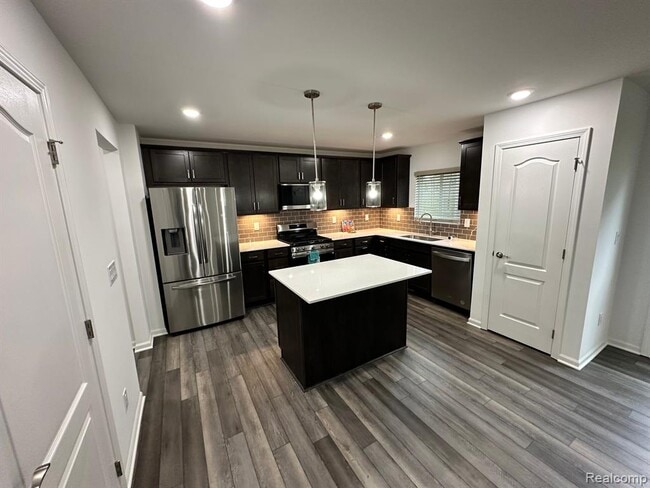 Building Photo - 9153 Dogwood Ln