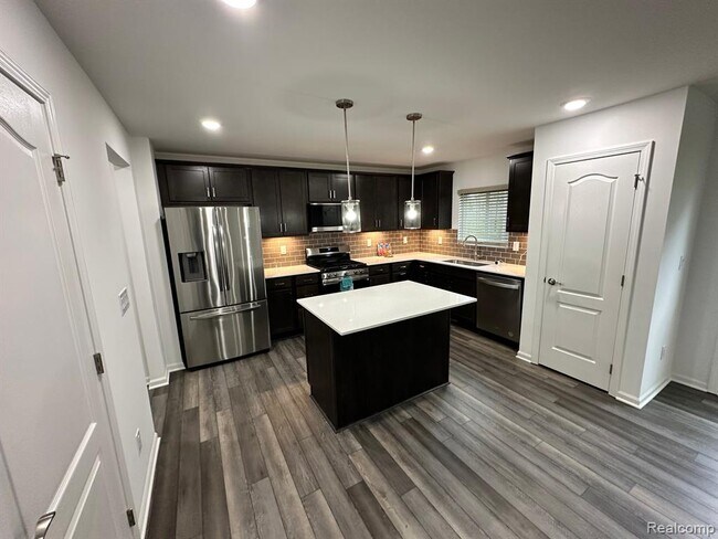 Foto del edificio - 9153 Dogwood Ln