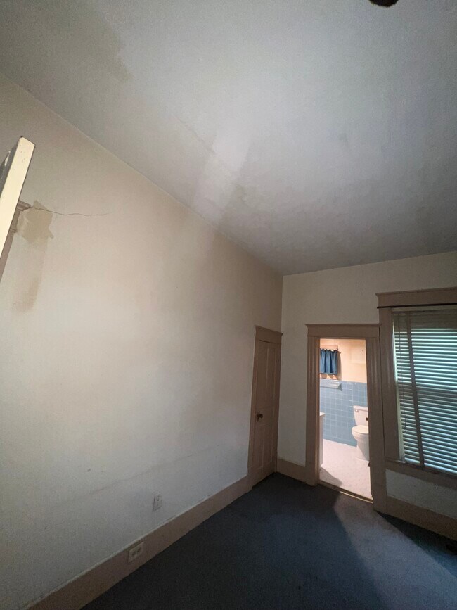 Foto del edificio - 221 E Covington St