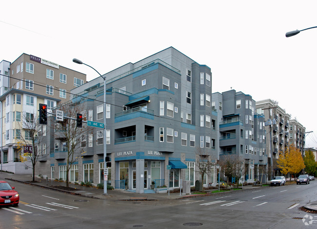 Building Photo - Lee Plaza Apartments