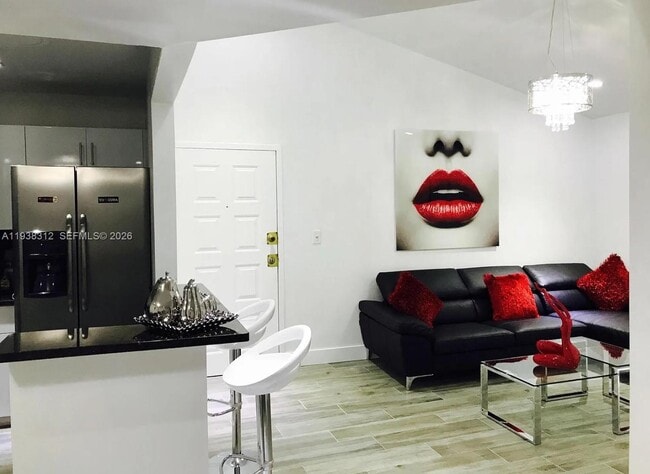 Foto del edificio - 7220 NW 179th St