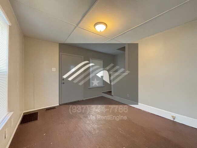 Building Photo - 515 Mertland Ave