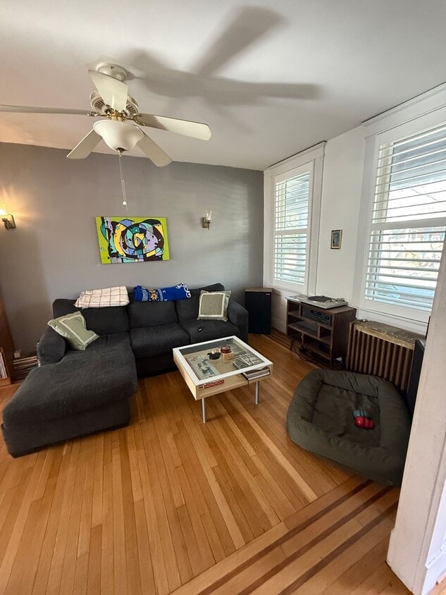 Photo - 1349 W 41st St