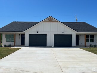 Building Photo - 2105 Vista Encino