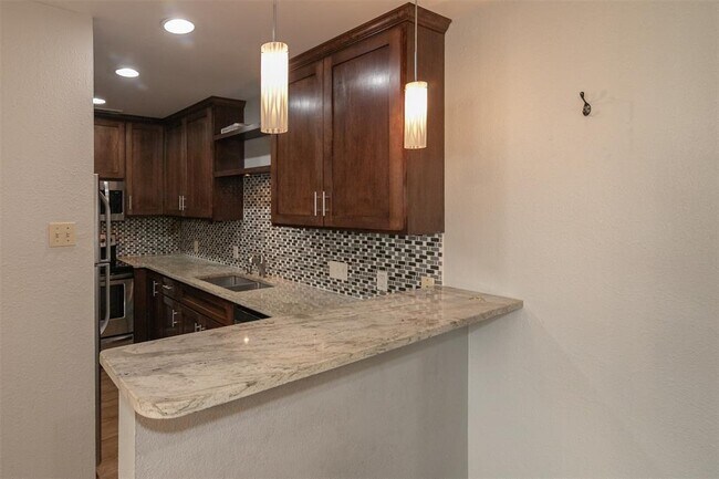 Foto del edificio - 3115 Helms St
