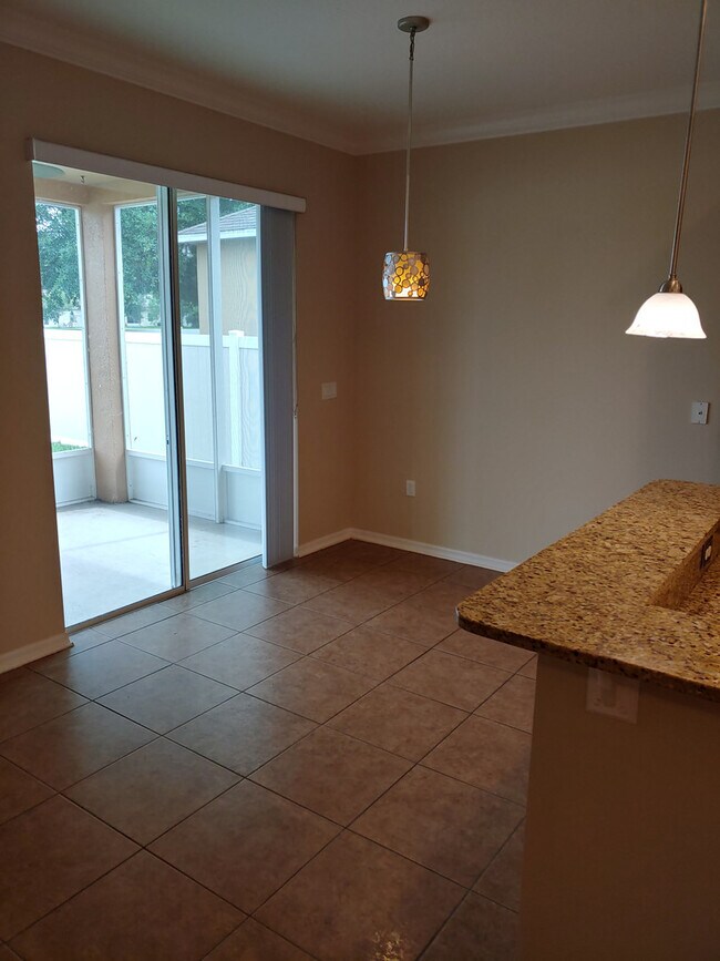 Foto del edificio - Beautiful 3BR Home in Mallory Square, Lawn Care Included