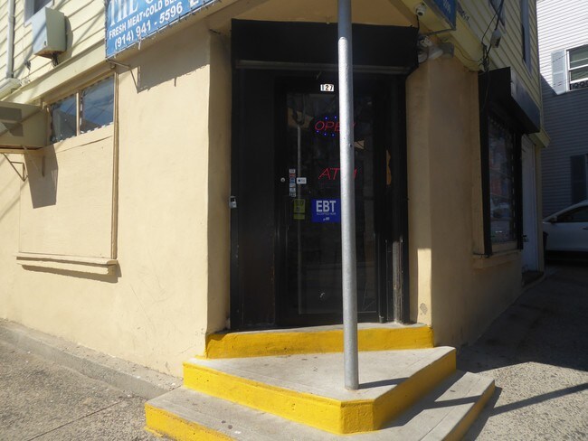 Foto del edificio - 127 N Highland Ave