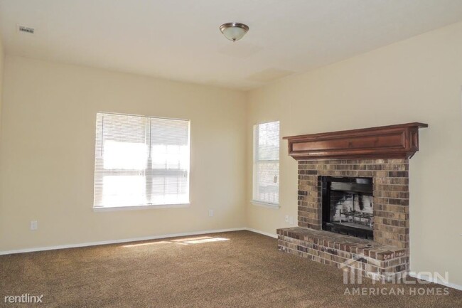Building Photo - 651 Woodstone Rd