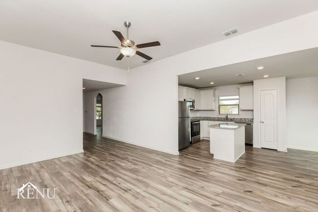 Building Photo - 123 Holster Holw Rd