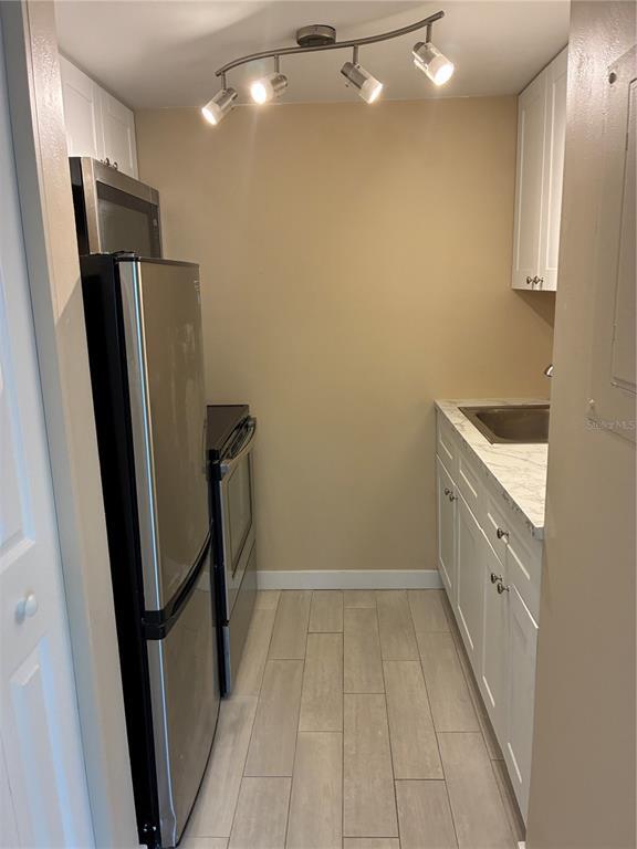 Building Photo - 4131 Dolphin Dr