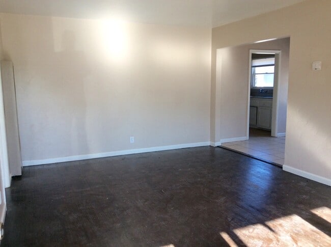 Building Photo - 2516 Ashby St