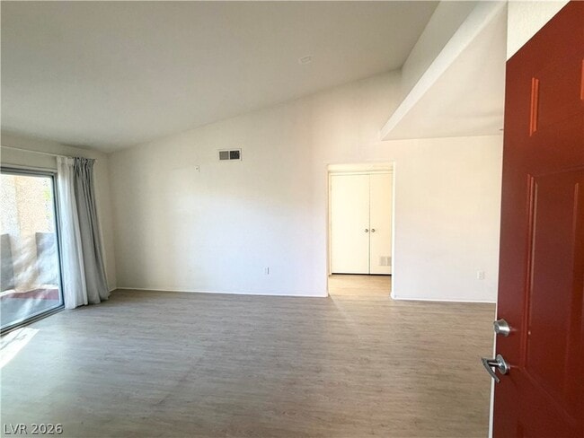 Foto del edificio - 2300 E Silverado Ranch Blvd
