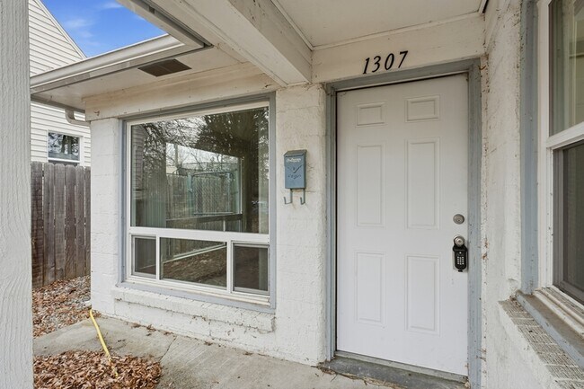 Foto del edificio - 1307 E Thurston Ave