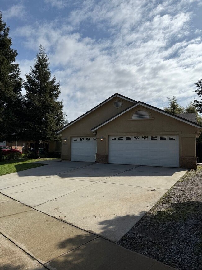 Foto del edificio - 4 bedroom, 2 bathroom home in Great Neighborhood!