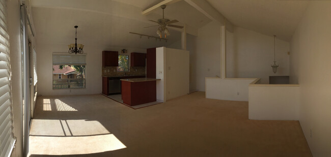 Building Photo - 3 Bedroom, 2 Bath Single Family Home with ...