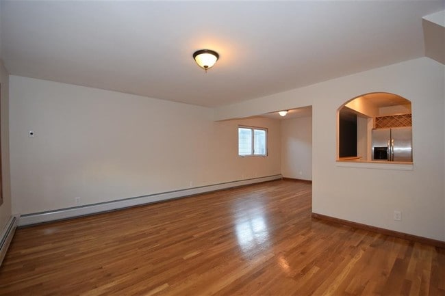 Building Photo - 47 Trask Ave