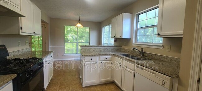 Building Photo - 2821 Sweet Oaks Ct