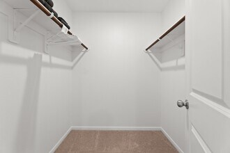 Building Photo - 16424 Big Hickory Dr