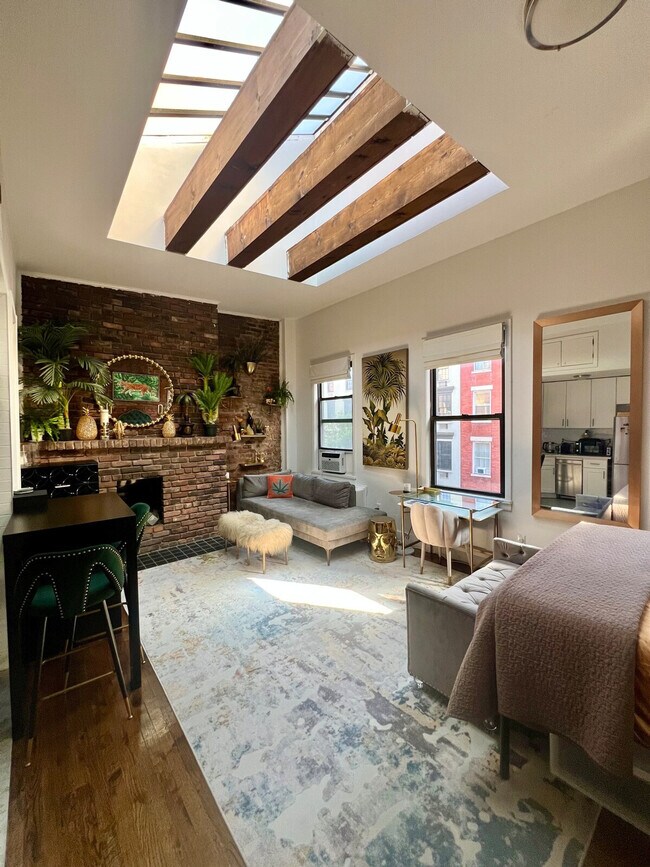Foto del edificio - 329 W 19th St