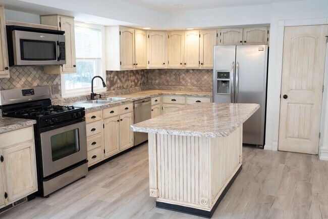 Foto del edificio - 919 Seneca Dr