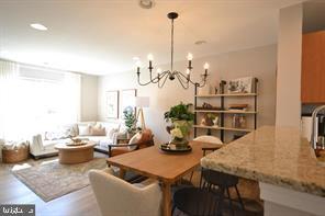 Foto del edificio - 8483 Cromwell Ct