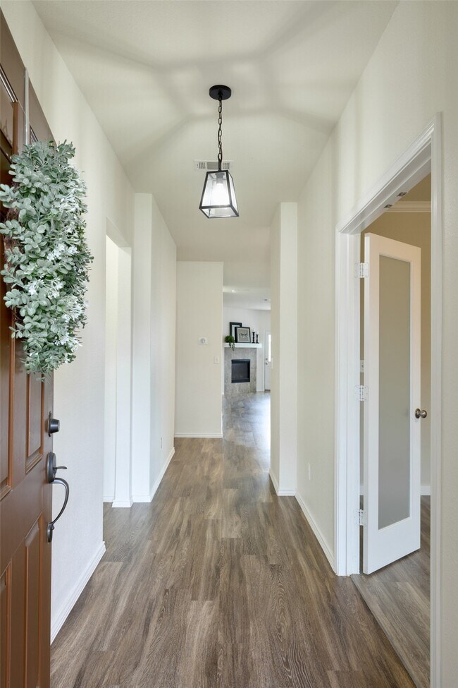 Building Photo - 2214 Timberland Country Ct