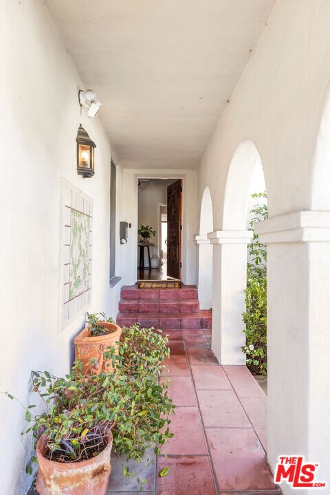 Building Photo - 463 S Rodeo Dr