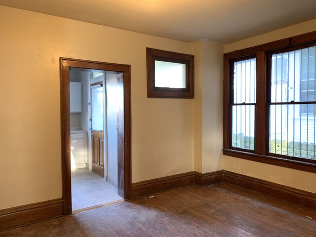 Building Photo - 2112 N 4th St