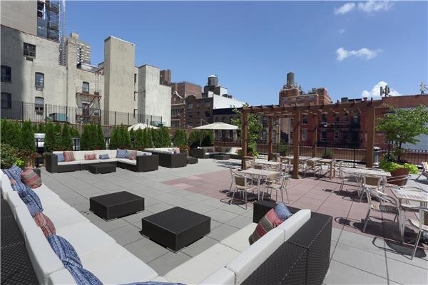 Building Photo - 345 East 94th Street