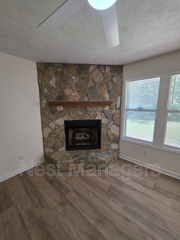 Foto del edificio - 6780 Willowbrook Dr
