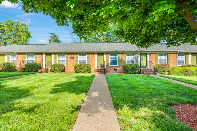 Building Photo - Bradford Commons Townhomes