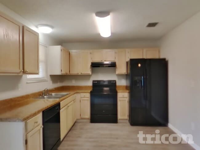 Building Photo - 7548 Allspice Cir S