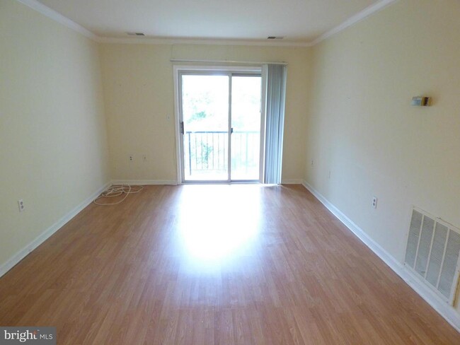 Building Photo - 8205 Whispering Oaks Way