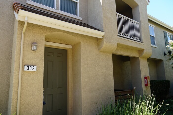 Foto principal - 2 bedroom 2 bathroom condo in Roseville