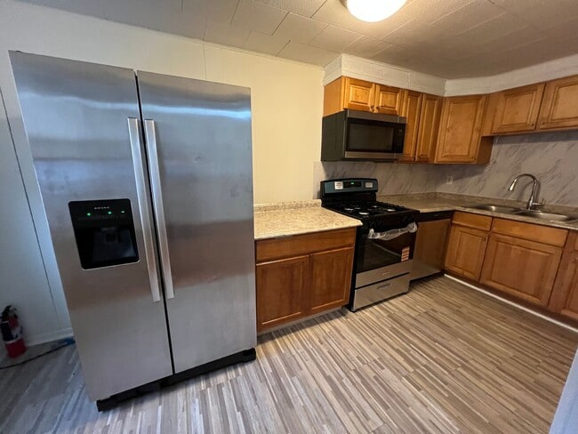 Building Photo - Beautiful 3-bed Single Family Home - Move-in Ready! (Clifton Heights)