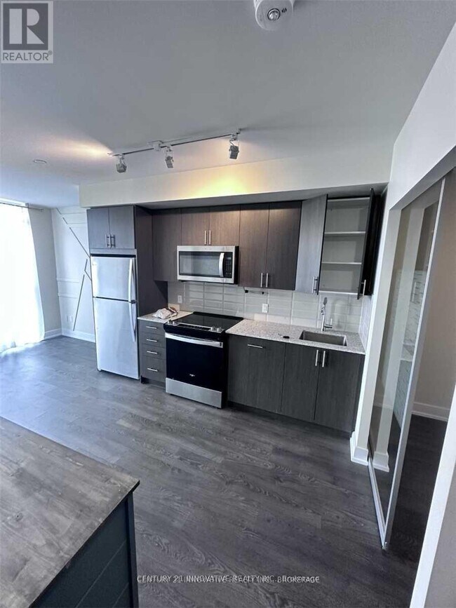 Photo du bâtiment - 2550-2550 Simcoe St N