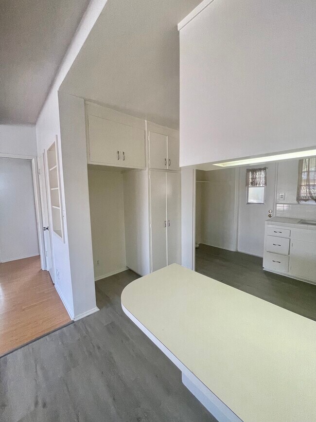 Foto del edificio - 2530 Hermosa Ave